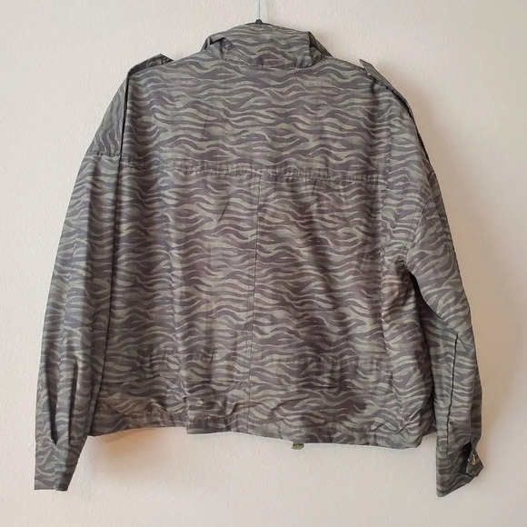 Scotch & Soda Green Tiger Printed Loose Fit Zip Jacket NWOT Size Small - Picture 5 of 11